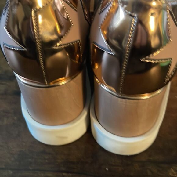 Stella McCartney
Women's Pink Rose Gold Metallic Elyse Stars Sneakers Size 36/6 - Picture 7 of 12
